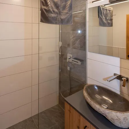 Kollinghof 9 *
